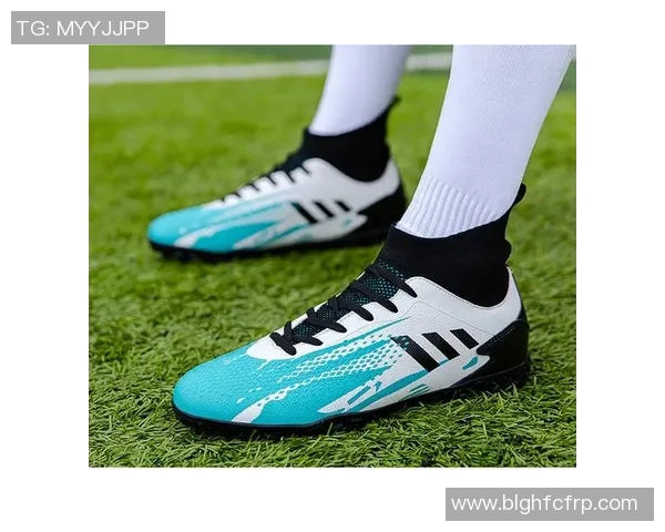 足球鞋鸳鸯传奇:十大球星的独特球鞋与他们的辉煌时刻 足球鞋鸳鸯传奇:十大球星的独特球鞋与他们的辉煌时刻