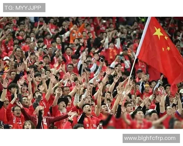 足球明星赛场激情瞬间化为球迷最佳发泄情绪素材